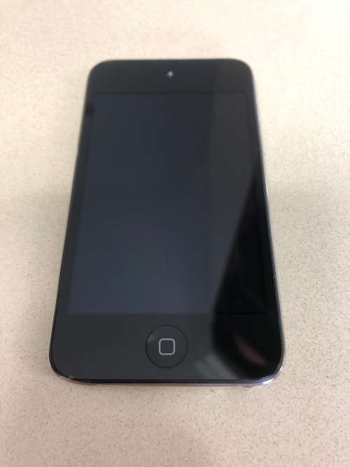 Apple iPod Touch 4th Generation 8GB (Offers Accepted)